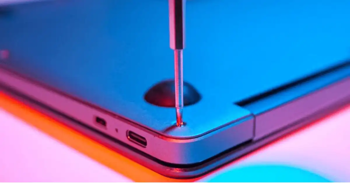 Eliminating-The-laptop-Screws